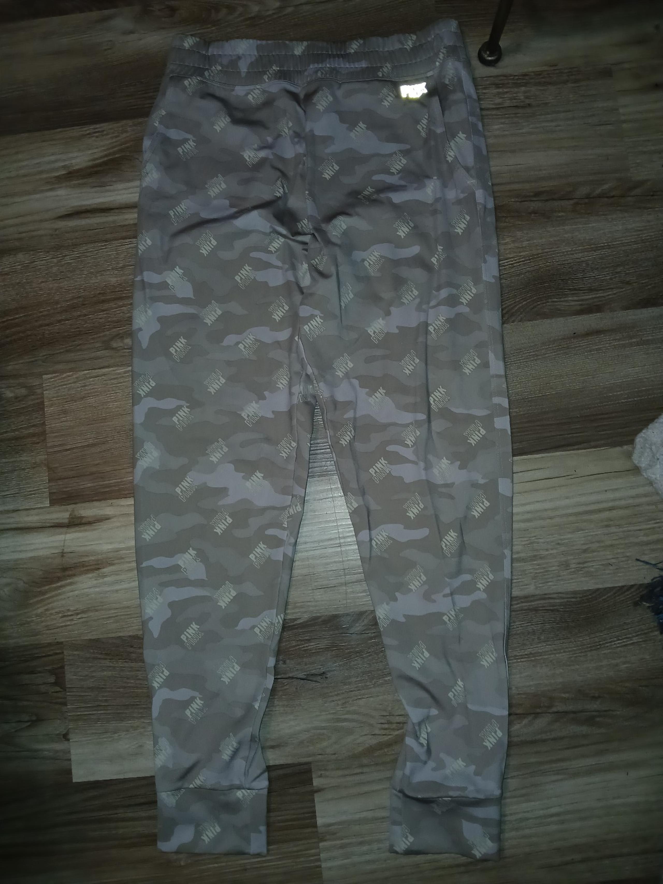 PINK Victoria's Secret Active Ultimate Medium High Waist Jogger Grey Logo Camo