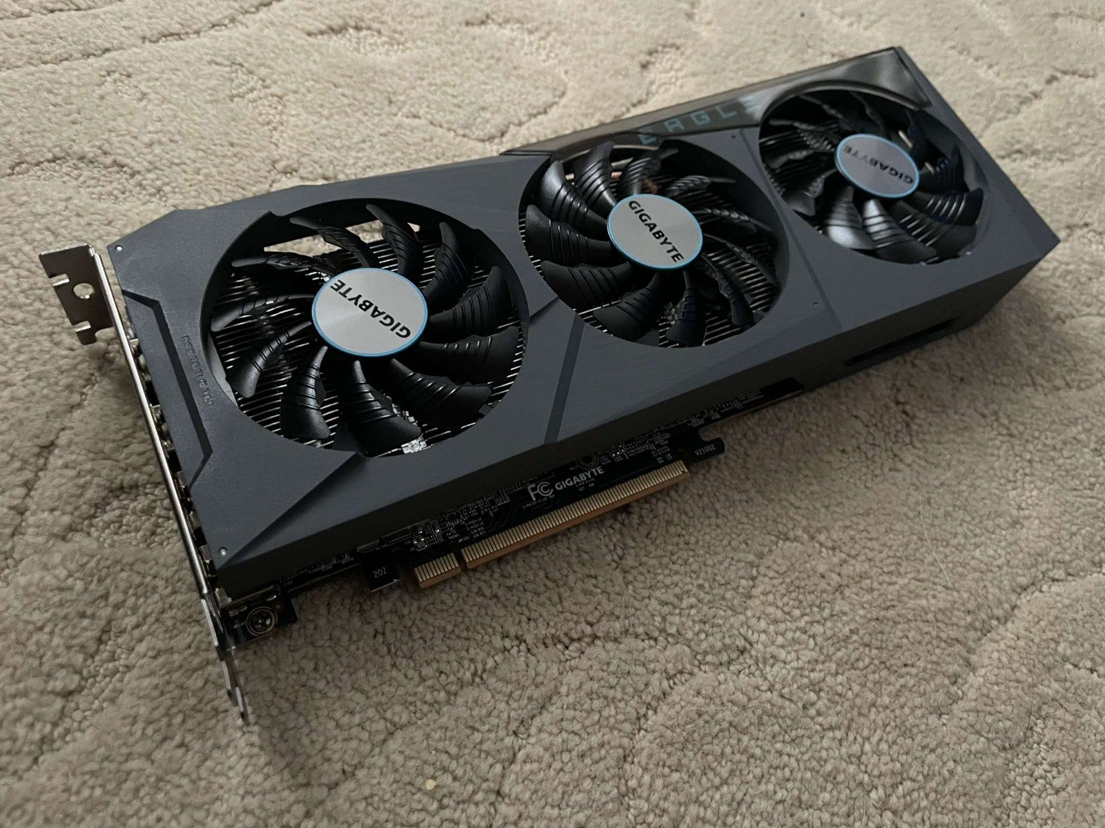 GIGABYTE Radeon RX 6600 Eagle 8G Graphics Card, WINDFORCE 3X Cooling System, 8GB