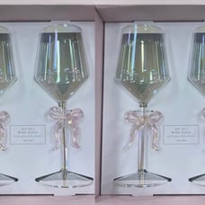 ❤️❤️Cupcakes and cashmere bow wine glasses 2 set total 4