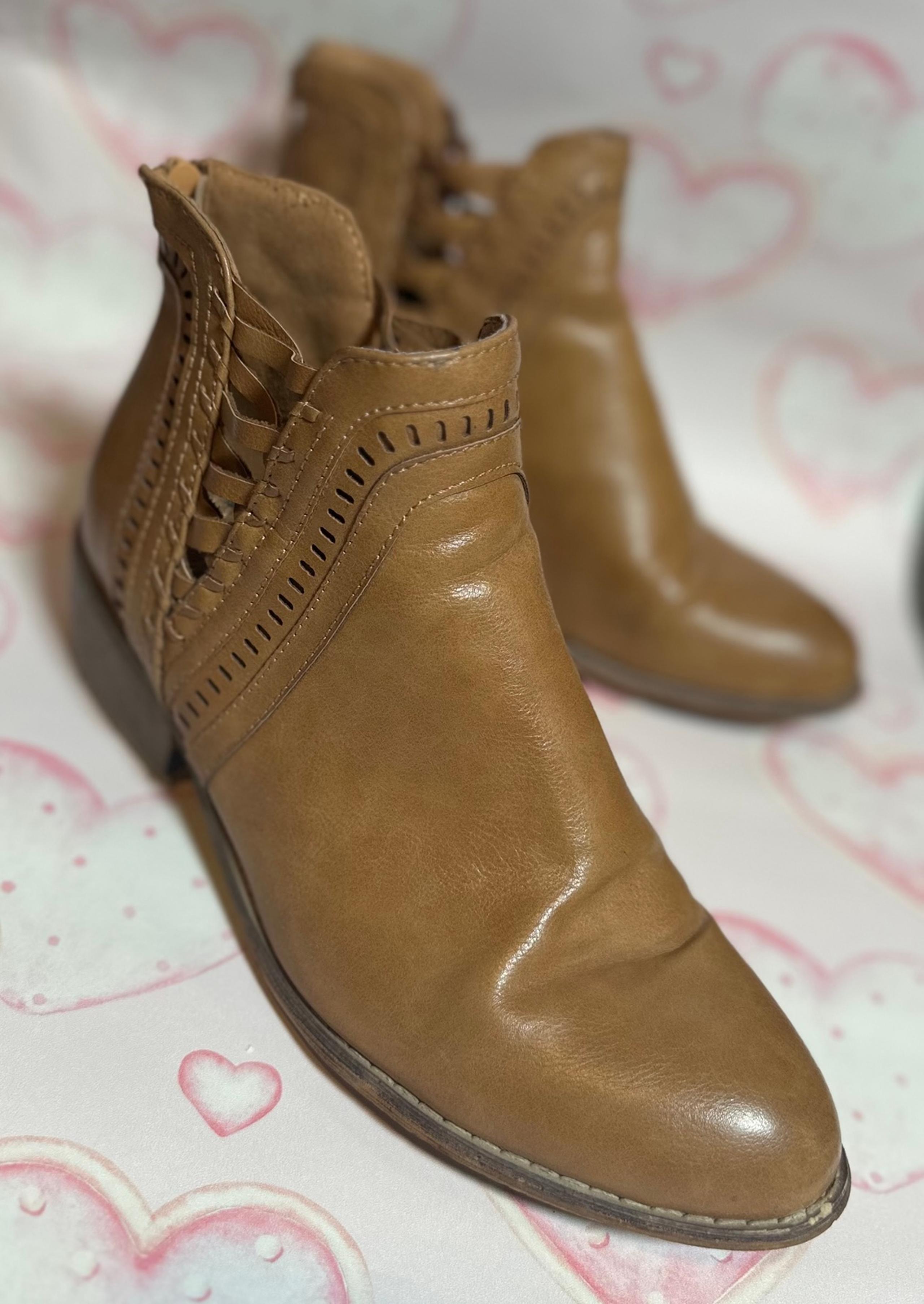 Boutique by Corkys Womens Camel Double V Design Faux Leather Bootie Size 8