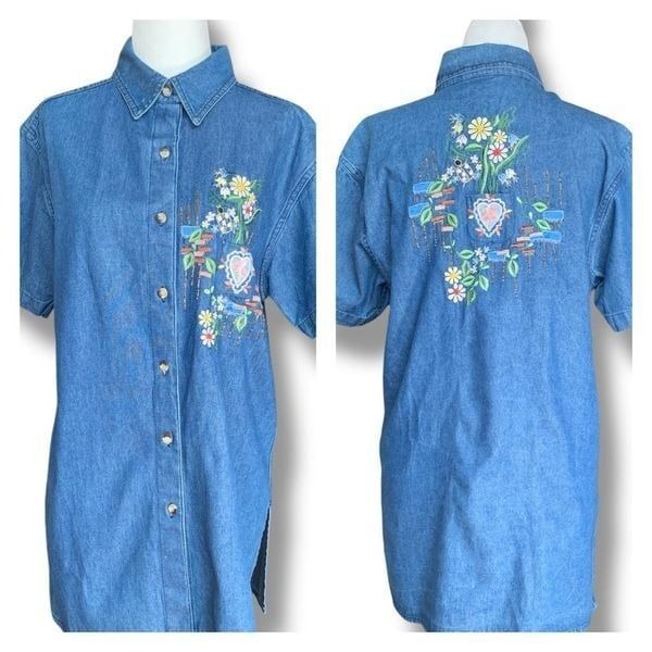 Vintage 90s Embroidered Denim Shirt Oversized Short Sleeve Heart Floral Small