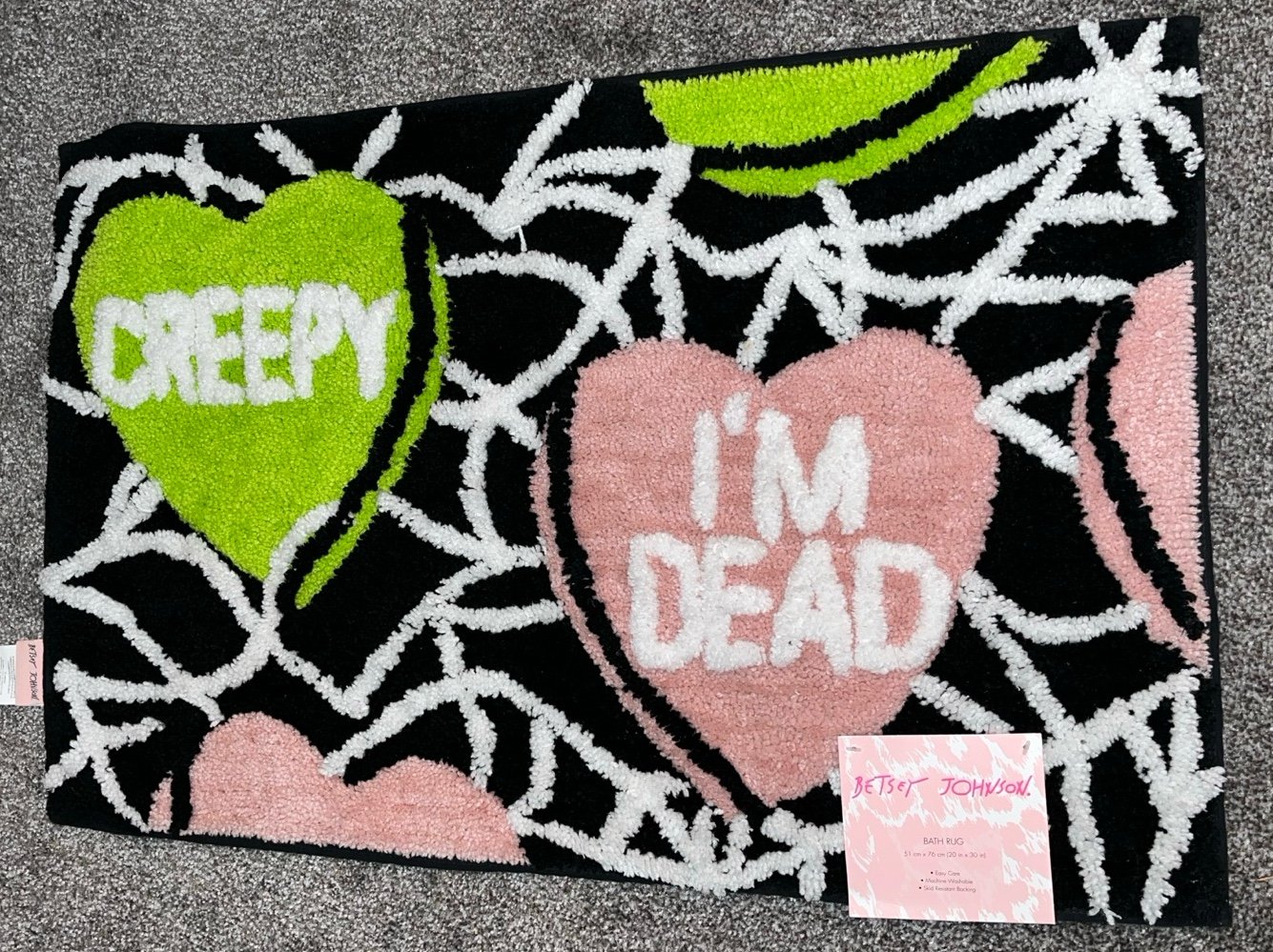 BETSEY JOHNSON HEARTS NOVELTY BATH MAT ACCENT RUG Non Slip 20” X 30” NWT