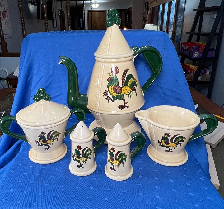 Beautiful Metlox Poppy Trail Cream & Green Rooster Coffee/Tea Set
