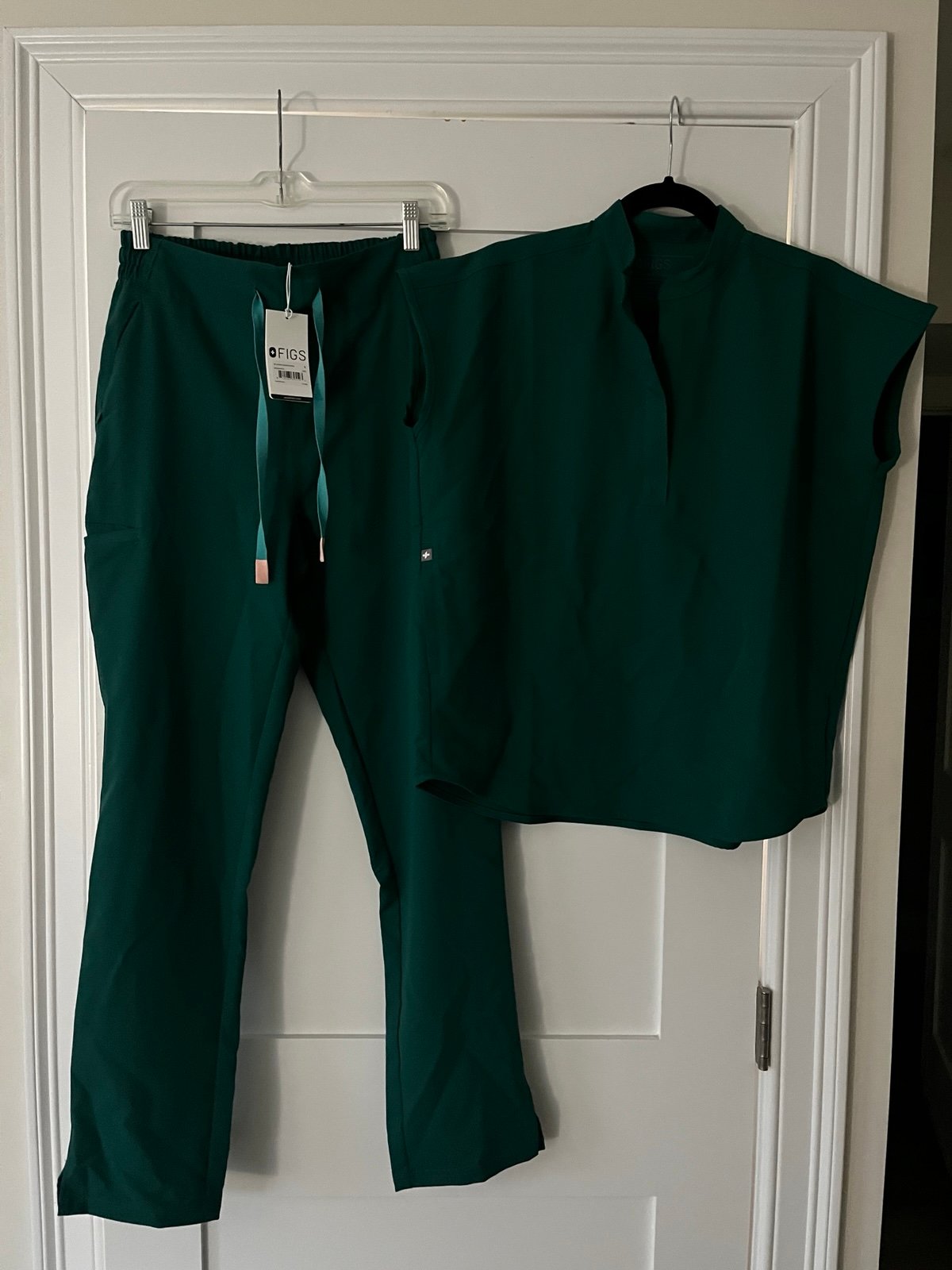 Green Figs Set NWT Top:XS Bottoms:S