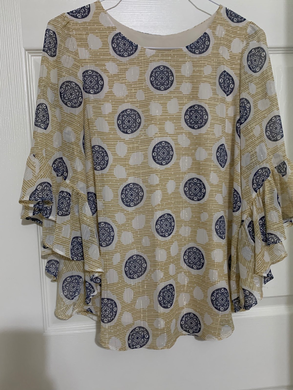 Joseph Ribkoff Elegant Gold White Navy Top with Ruffled Sleeves Sz 6