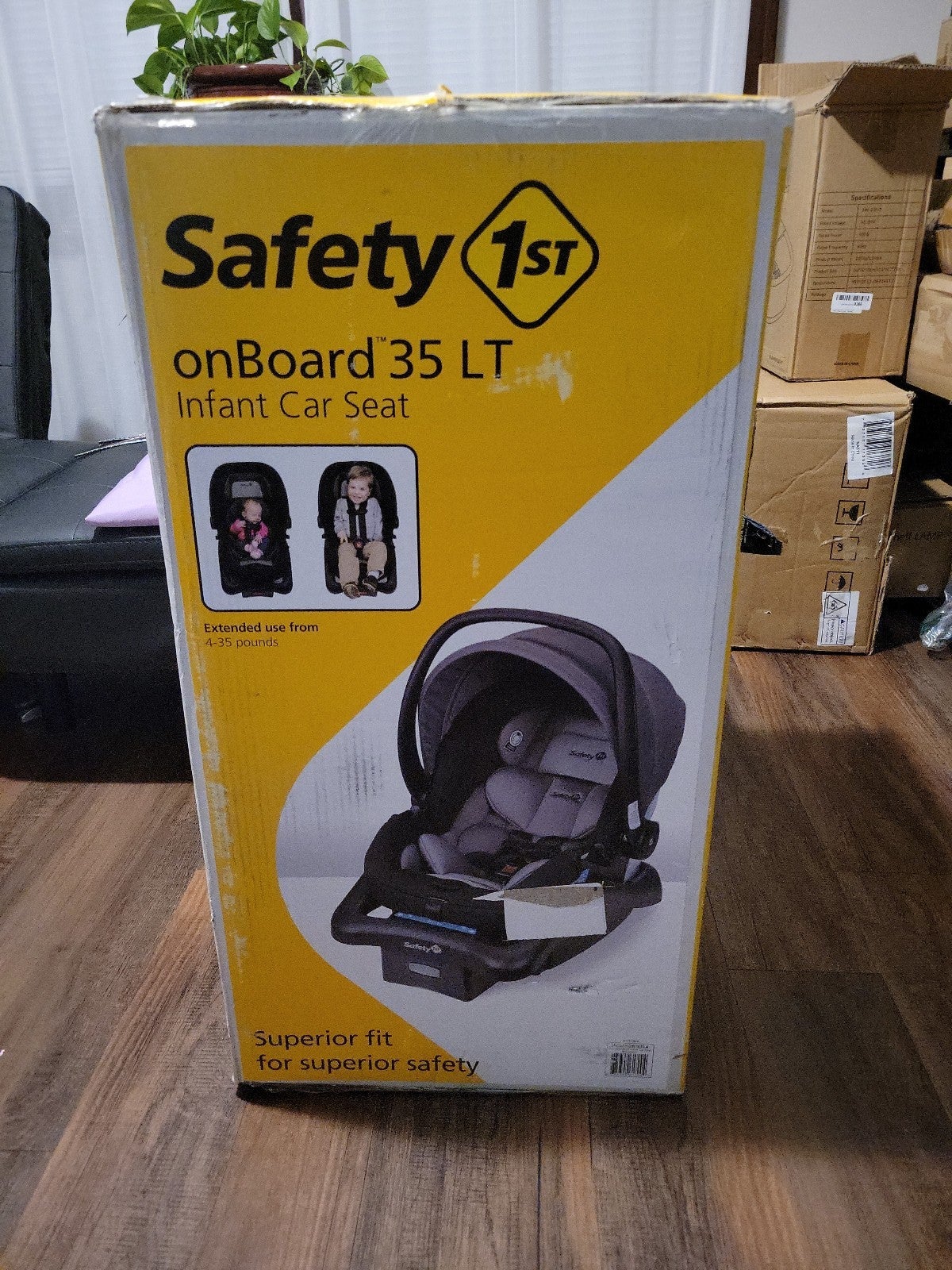 Safety 1st on Board 35 LT infant car seat.