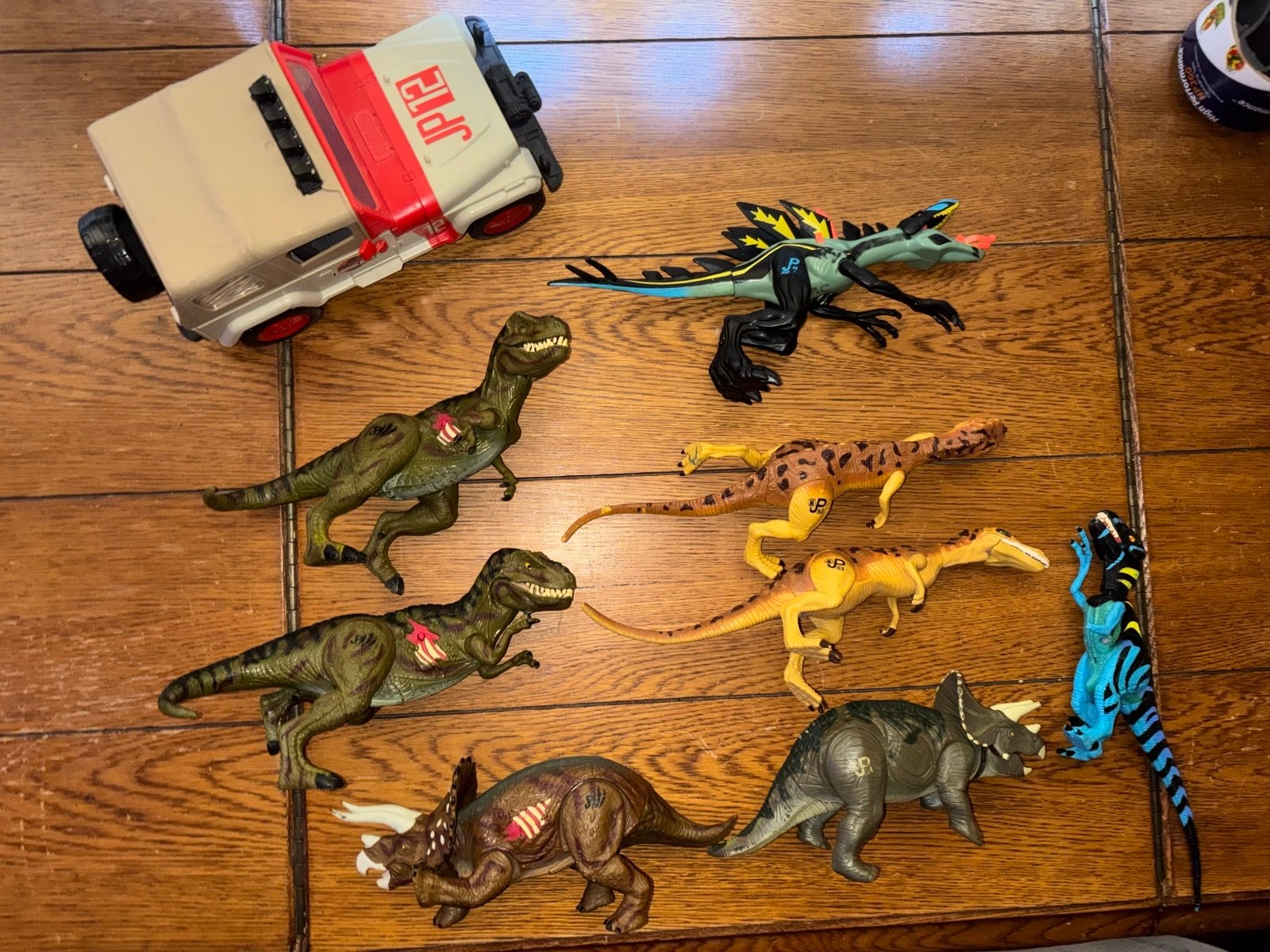 Jurassic Park Dinosaur & Jeep Lot LOOK!