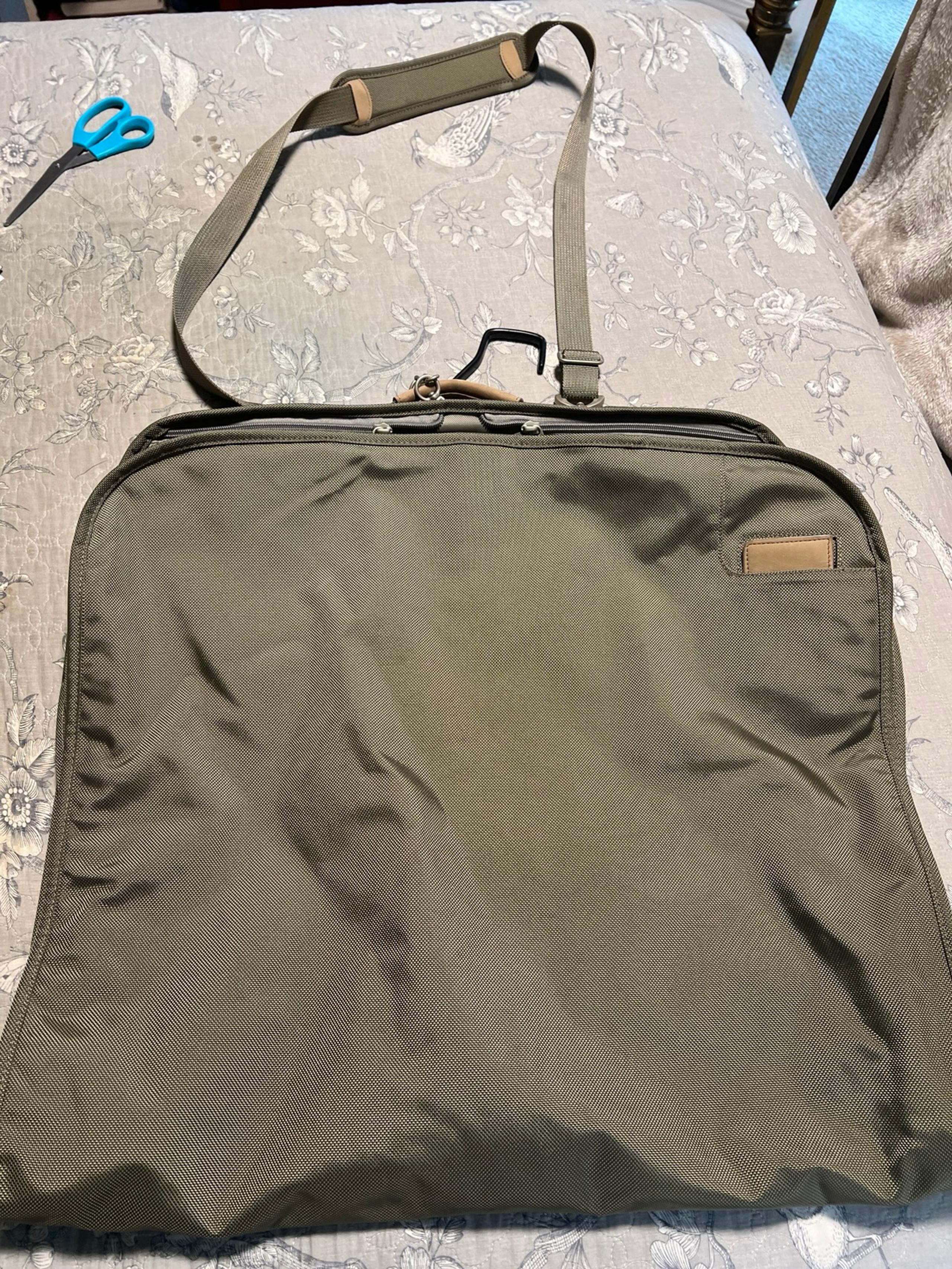 Briggs & Riley  Travelware  garment  bag  green manufacturing guaranteed