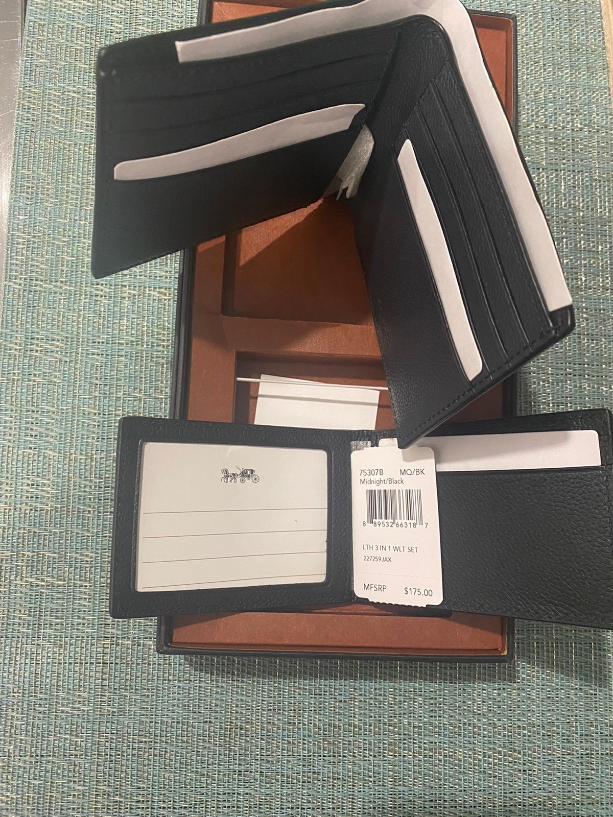Coach Boxed Wallet Gift Set