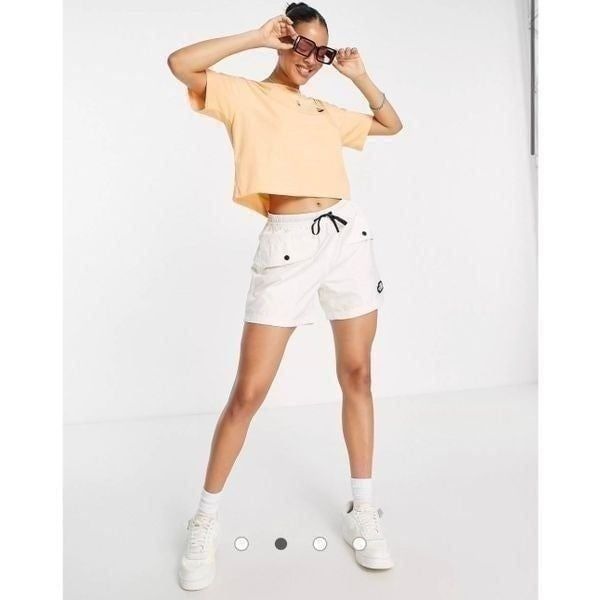 NWT The North Face Outline Horizon Shorts, White, Pride, Women’s XS Windwall 5”