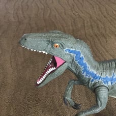 Jurassic World Super Colossal Velociraptor Blue