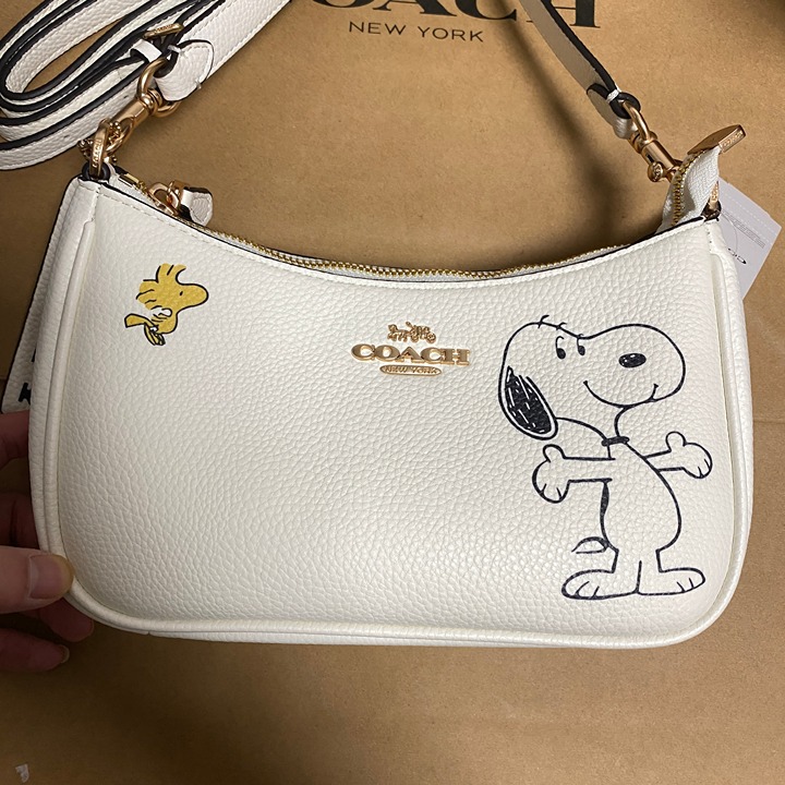 COACH x PEANUTS Teri Shoulder Bag Snoopy Chalk Multi CBJ76 Outlet NEW