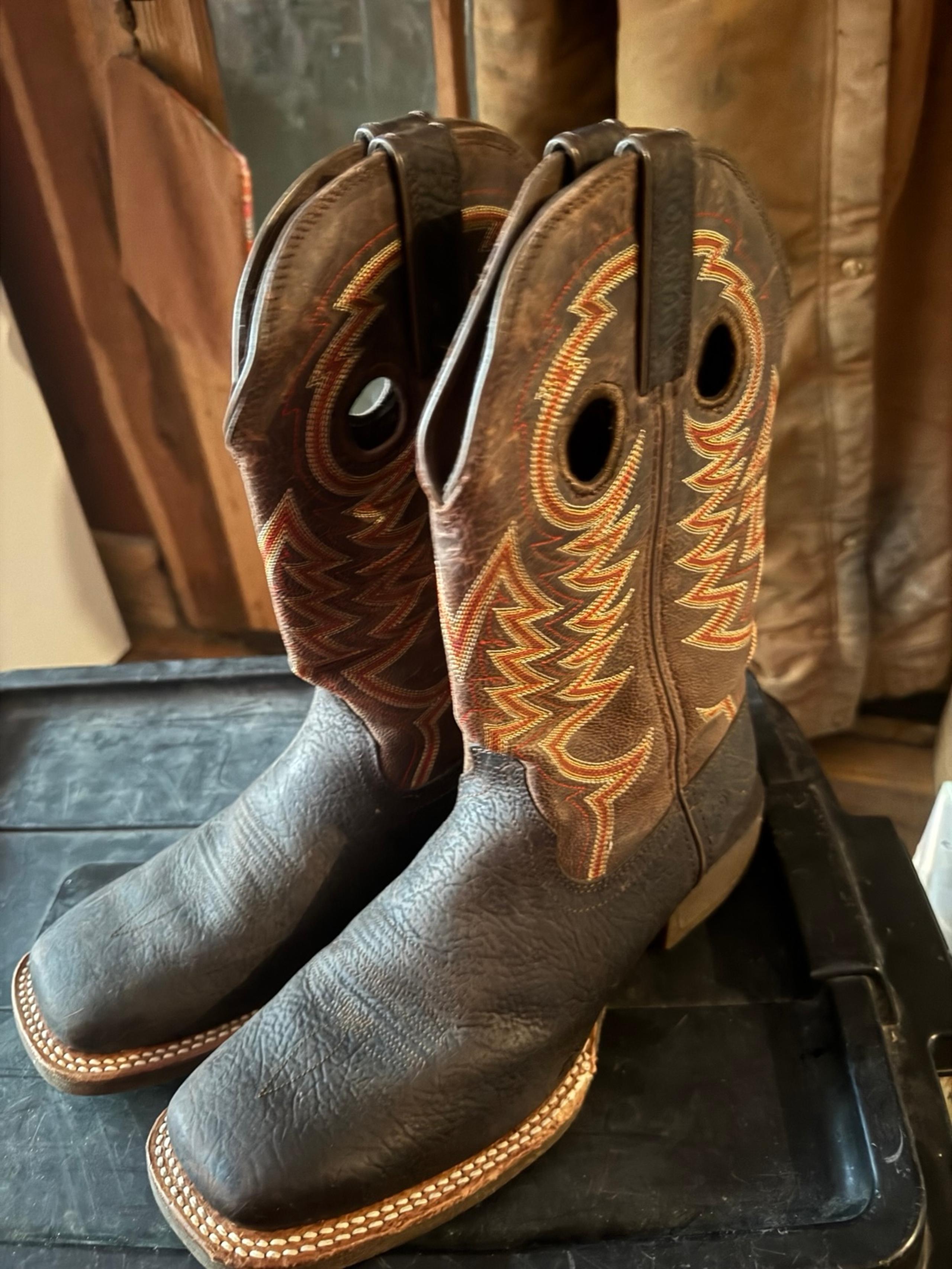Men’s size 10 Durango rebel pro boots