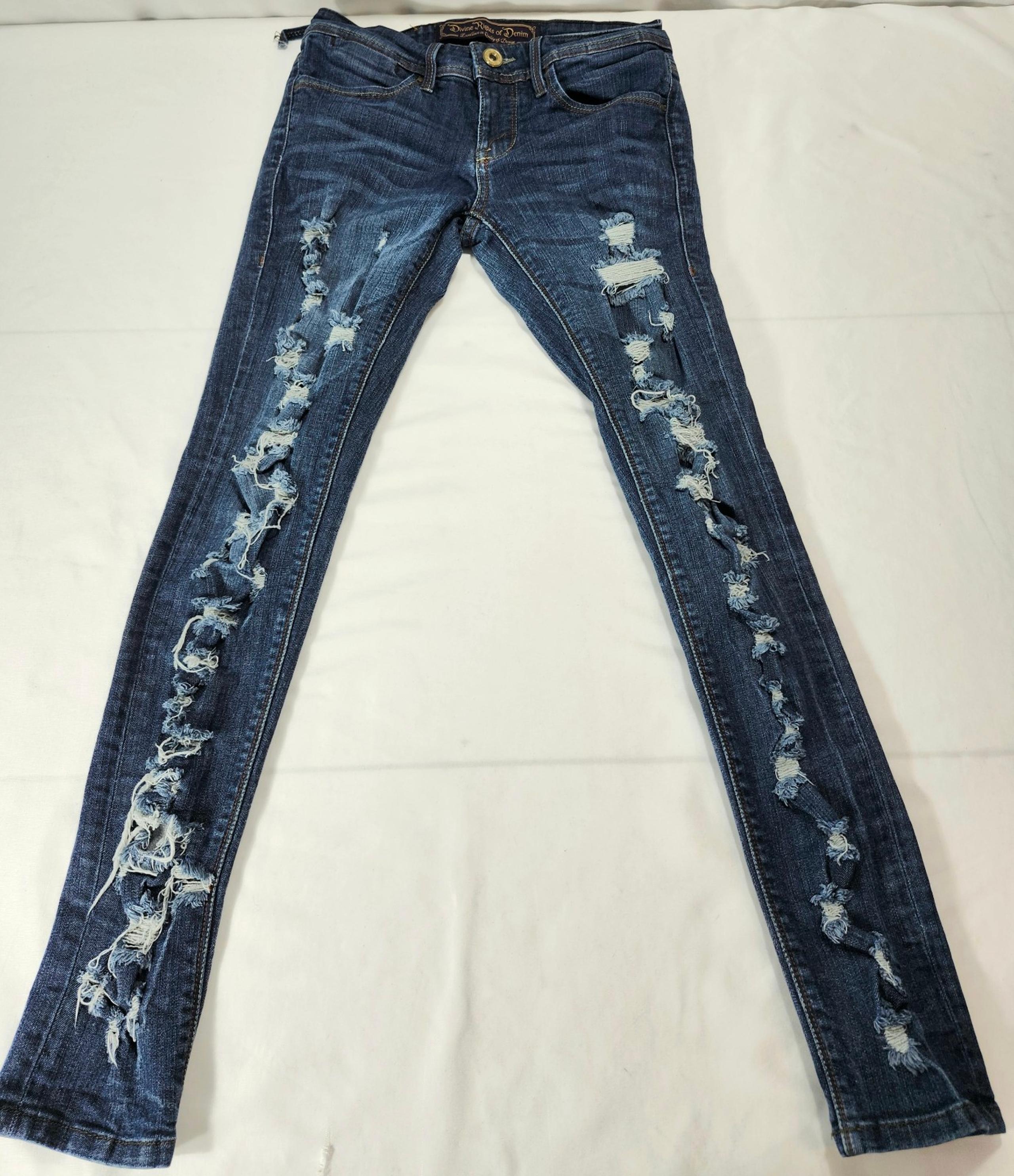 Devine Rights Women’s Blue Denim Jeans Sz 25  Skinny Low Rise 4 Pocket & Distr