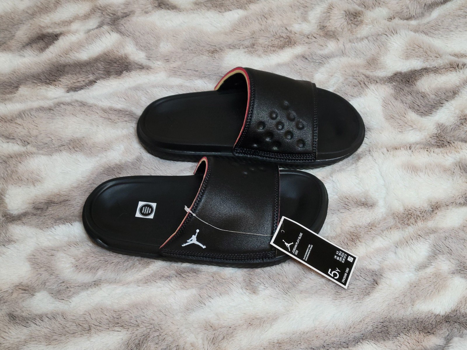 JORDAN Play Slide (Big Kid) Size 5Y NEW
