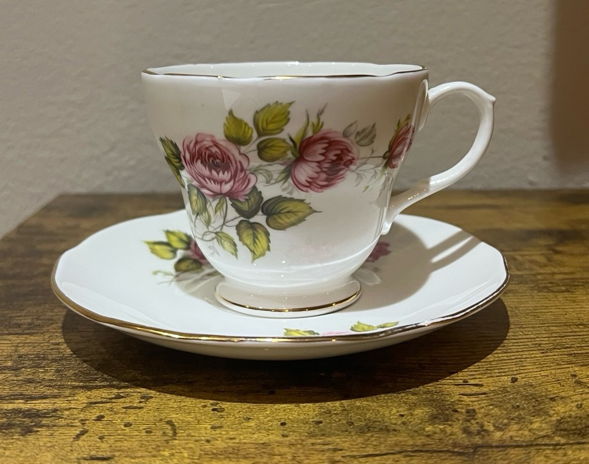 Duchess Bone China Edithe Teacup & Duchess Bone China Edithe Teacup & Saucer Set