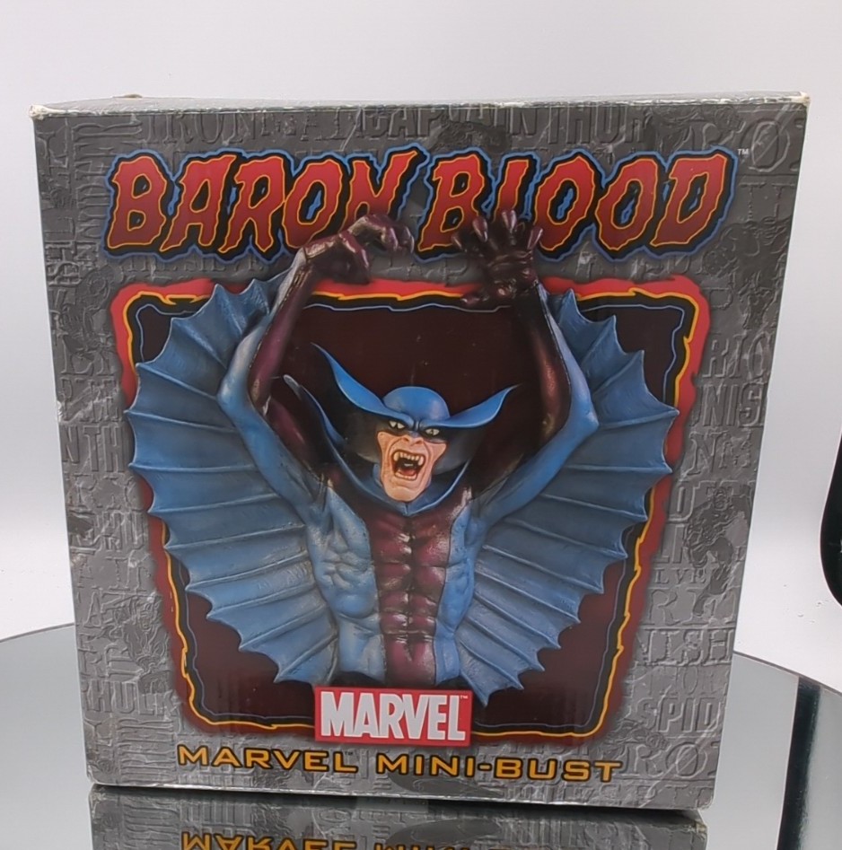 Marvel Bowen Mini-Bust Baron Blood #1208/1500 - Toy Statues