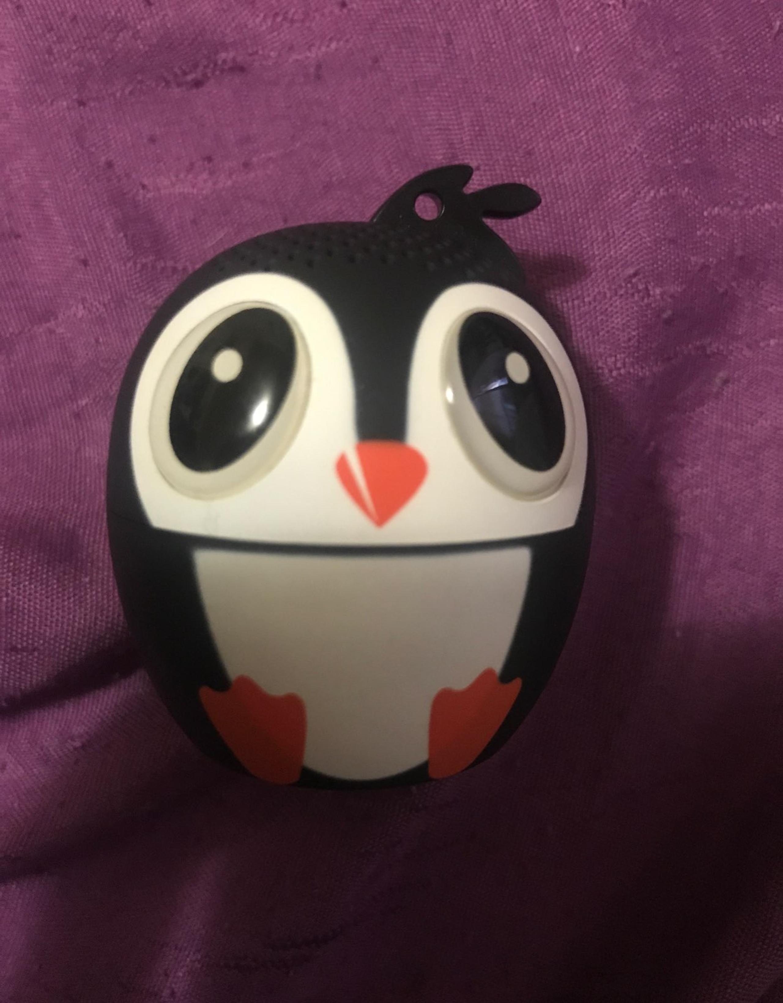 A cute pigeon speaker,it is small in siz