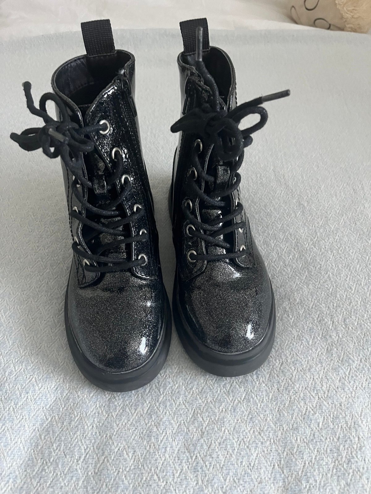 Girls DV boots size 13