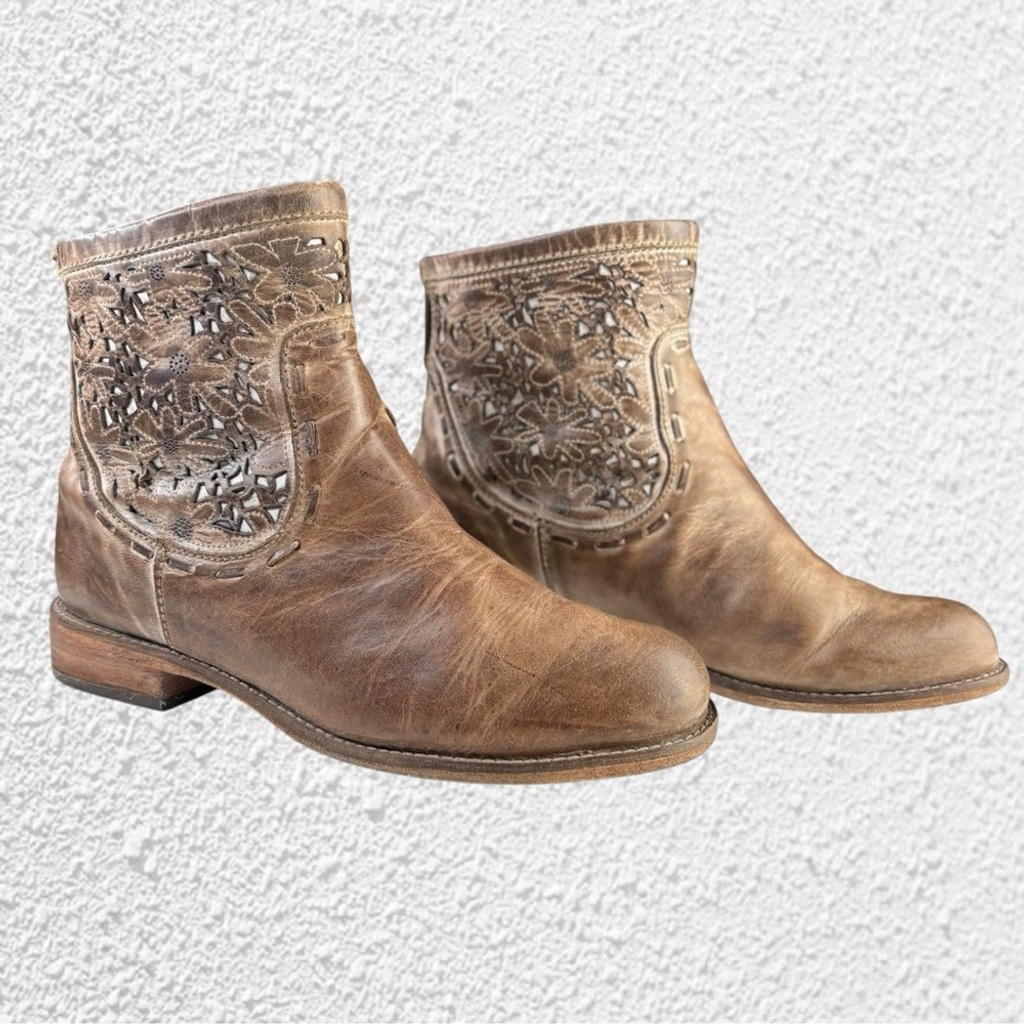 Vintage Corral Women’s Western Booties Indy Spirit Leather Overlay Design 10M