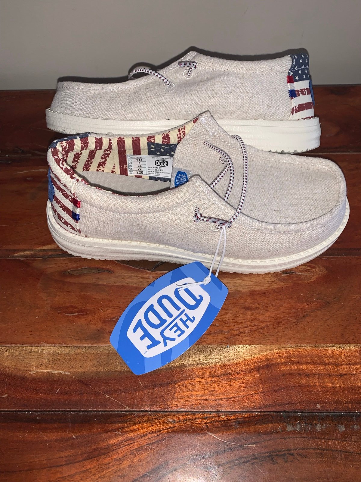 Hey dude shoes size 4 kids
