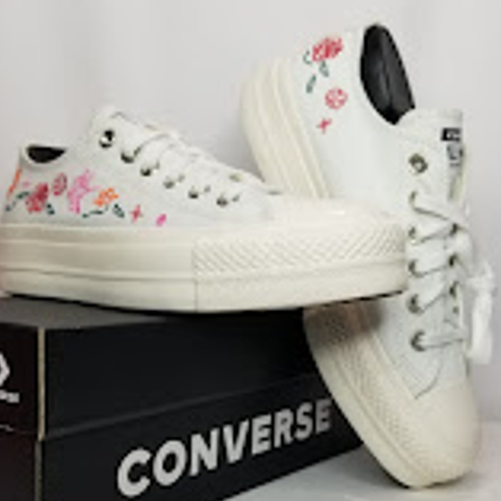 Converse Women's CTAS Lift Platform Oxfords Summer Embroidery Size 8 A10822C NWT