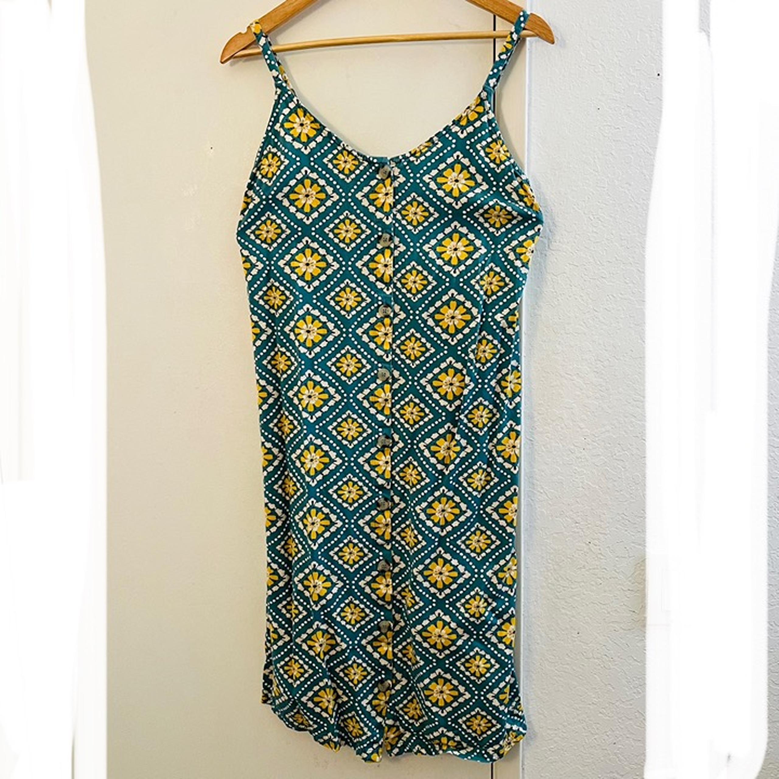 Womens SZ Med O'Neil Dolly Daisy Midi Dress Front Button Closure Surfer Beachy