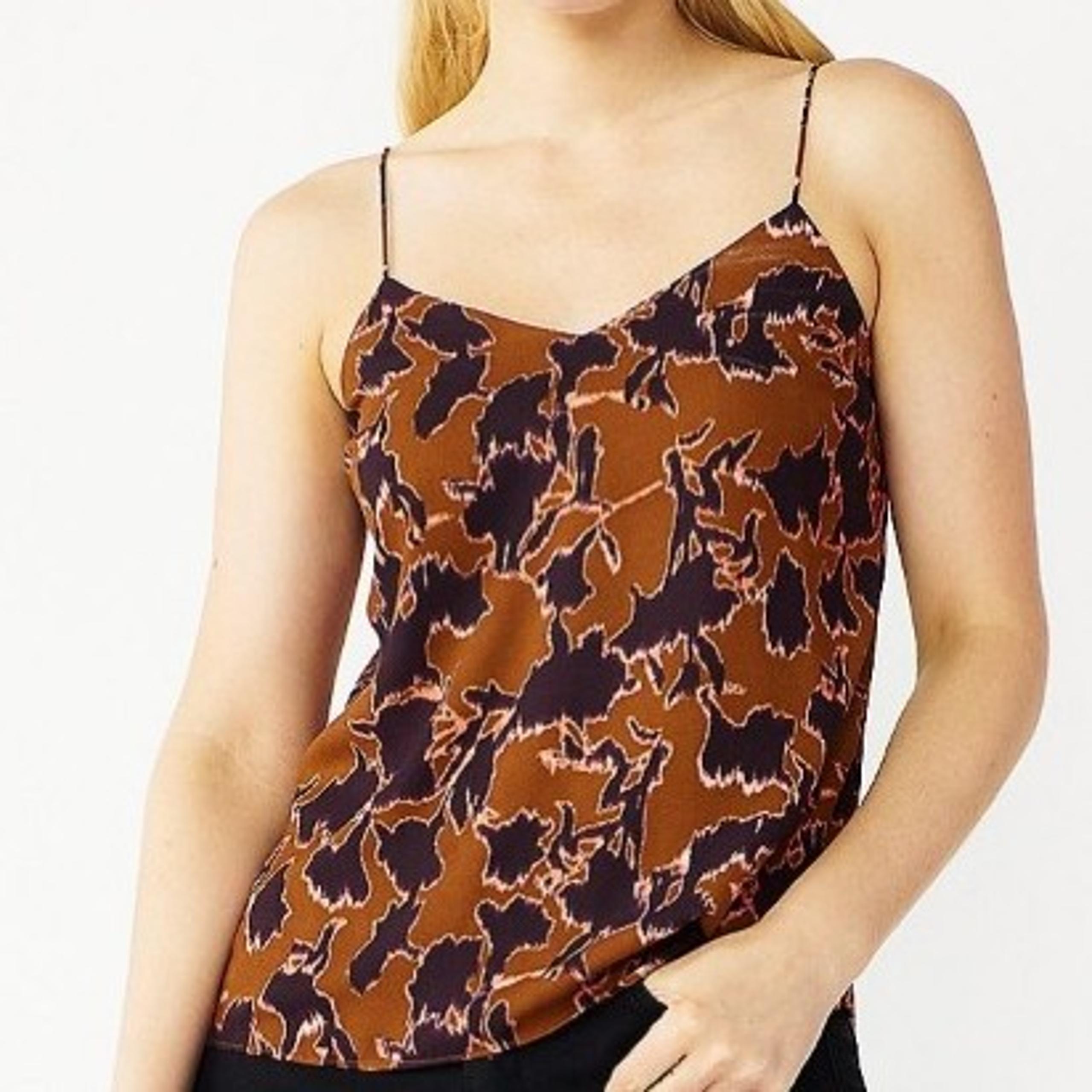 New Nine West Women's VNeck Camisole (sz med)