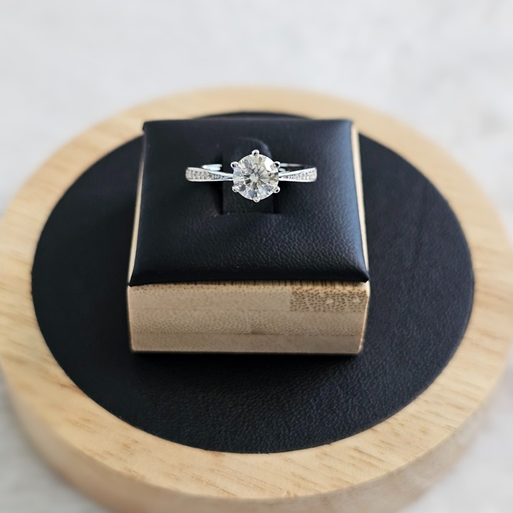 1 Carat Elegant Silver Diamond Ring (Adjustable)