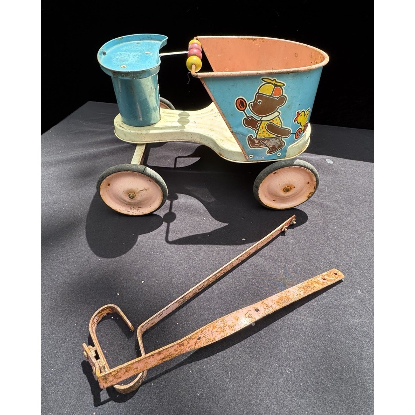 Adorable Vintage NASSAU PRODUCTS TROY NY Metal Toy Doll Stroller