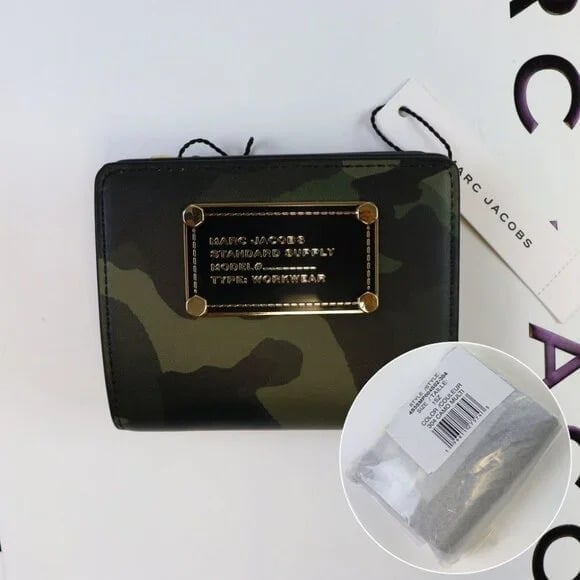 NWT Marc Jacobs Leather Mini Compact Wallet 4S5SMP004S02 Camo Multi