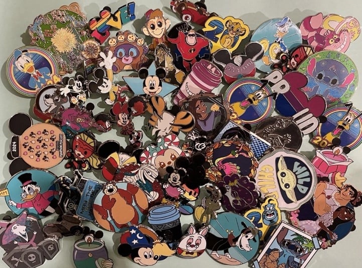 RANDOM LOT OF 10 AUTHENTIC DISNEY TRADING PINS NO SCRAPPERS GUARANTEED