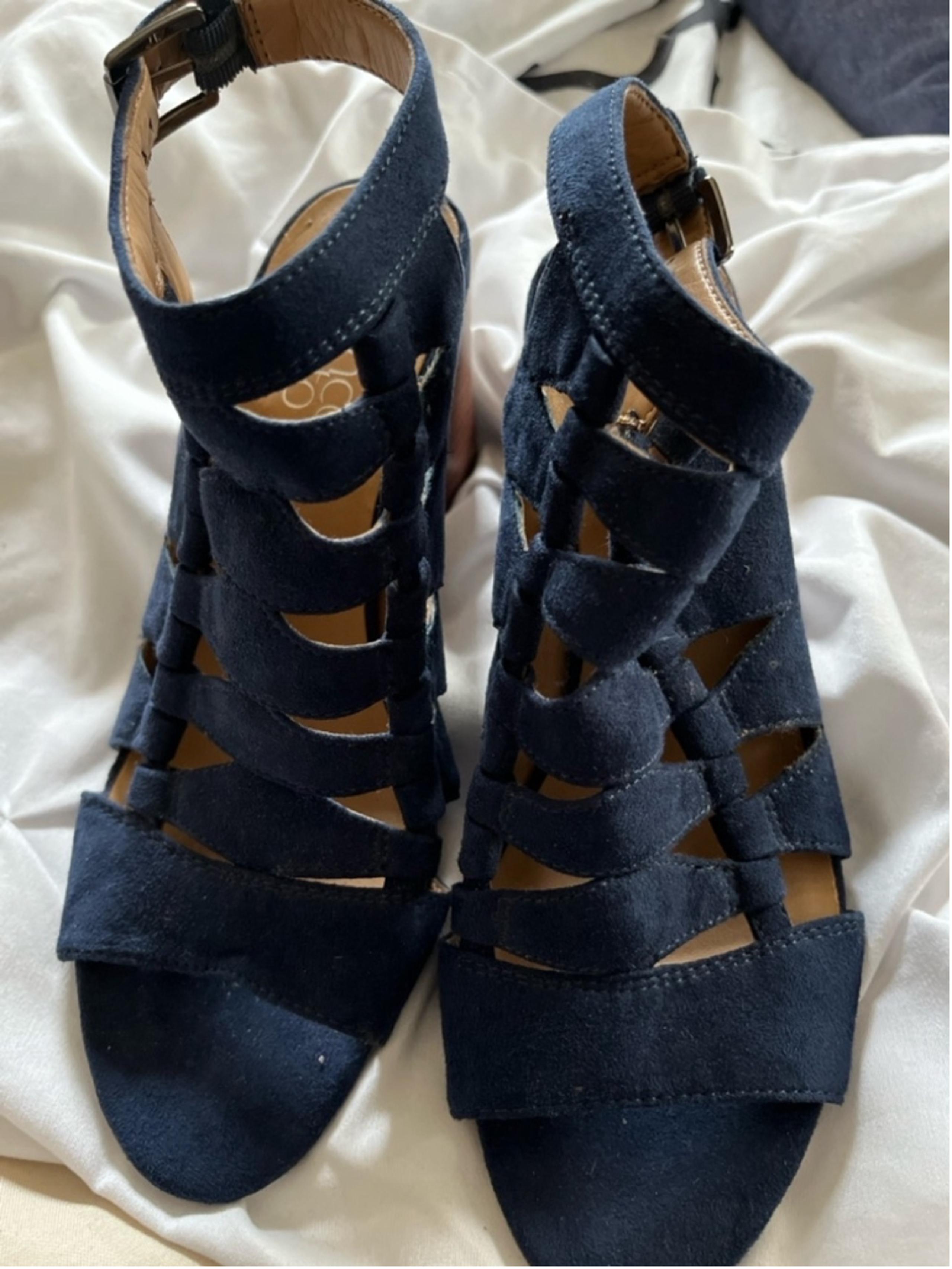 EUC Women's Franco Sarto Heels Size 6.5M Blue