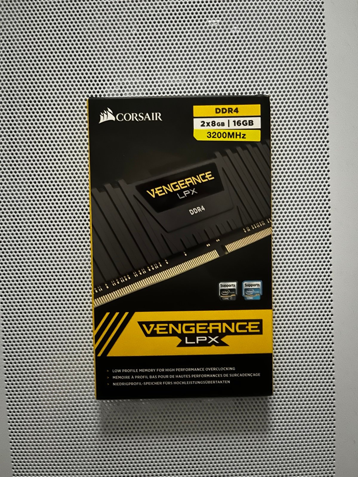 corsair vengeance DDR4 16gb (2 x 8gb) !! BRAND NEW !!