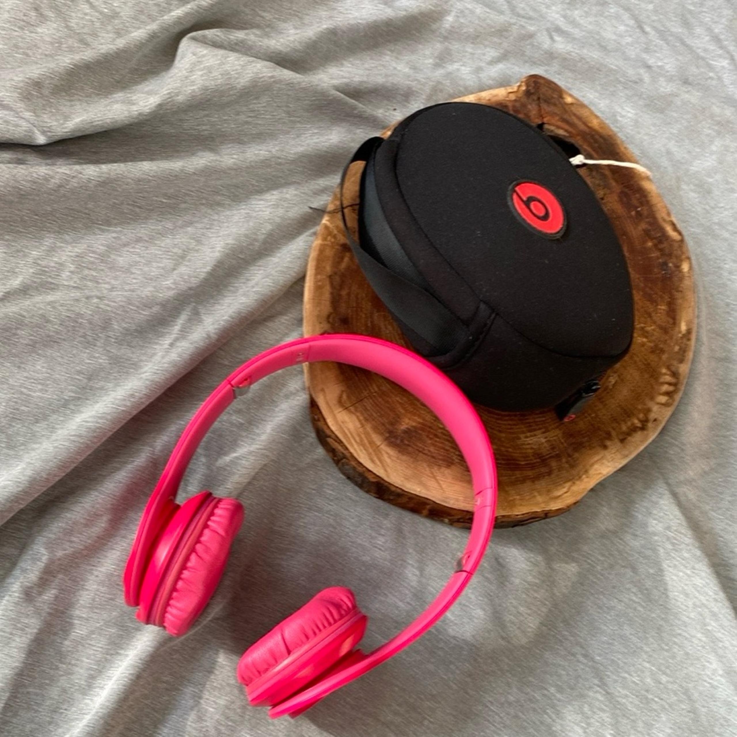 Beats by Dr. Dre.. Pink headphones . NWOT.