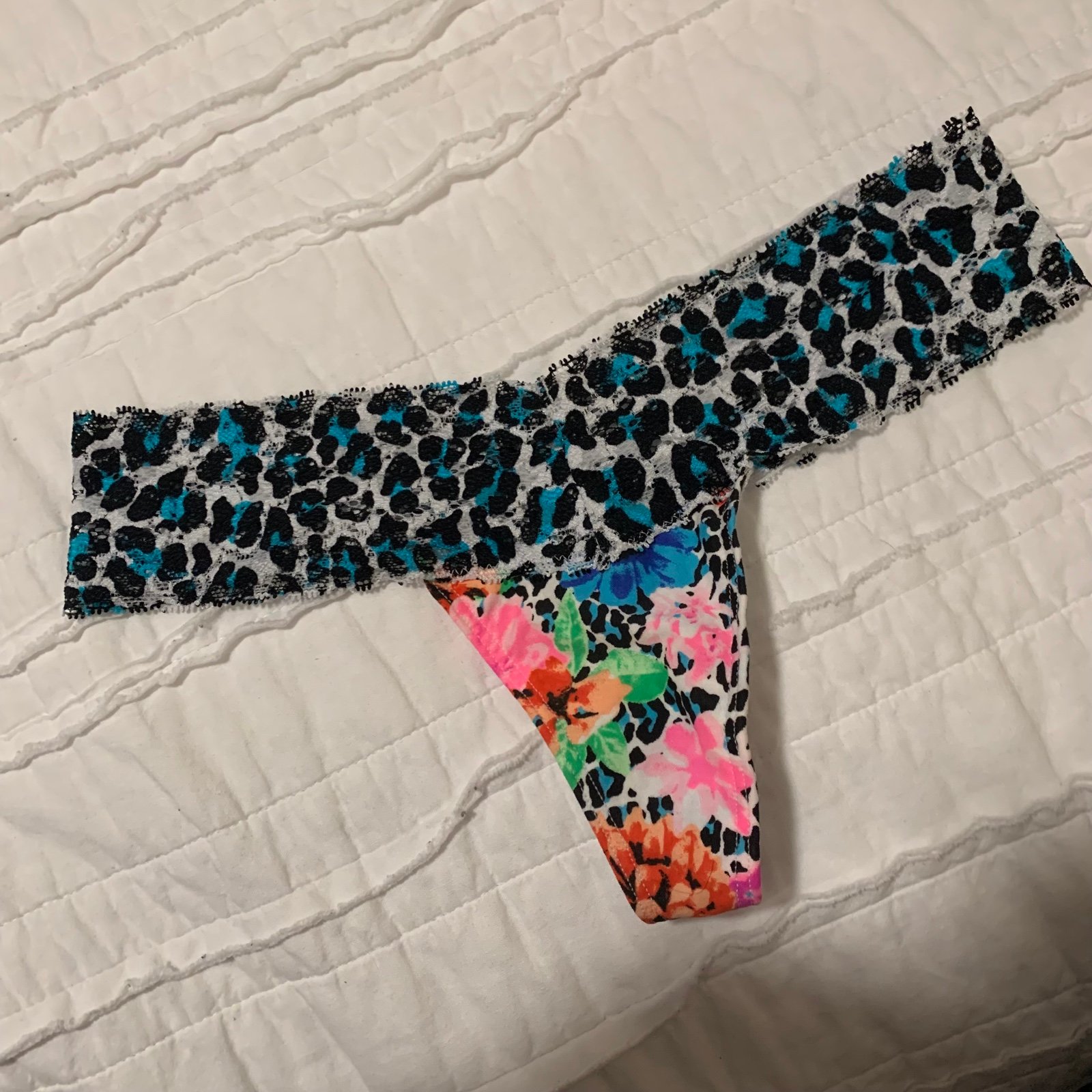 Victoria’s Secret PINK vintage floral lace trim thong panty