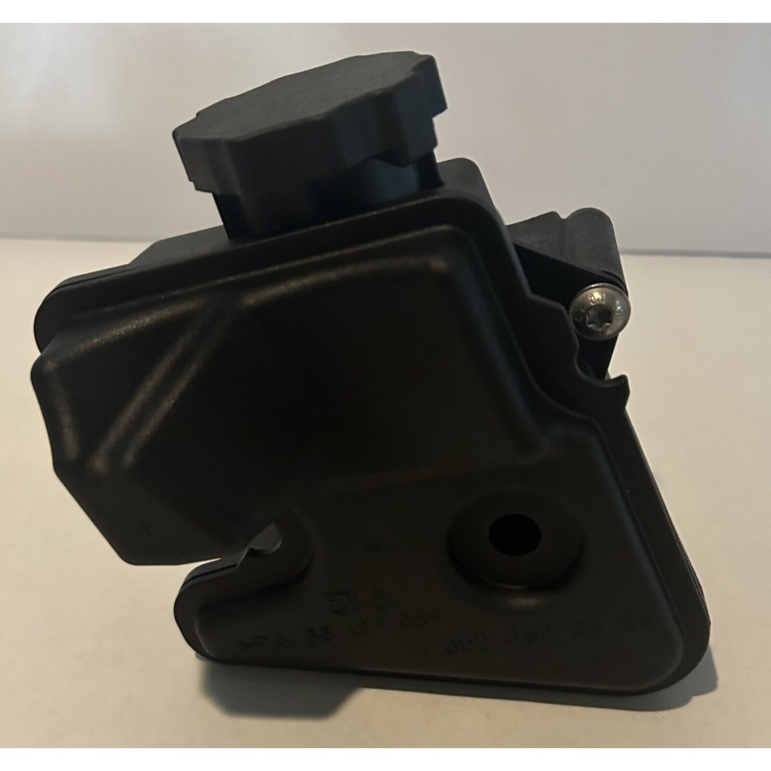 GENUINE MERCEDES Power Steering Reservoir 0004602583 Mercedes Benz ML350 S550