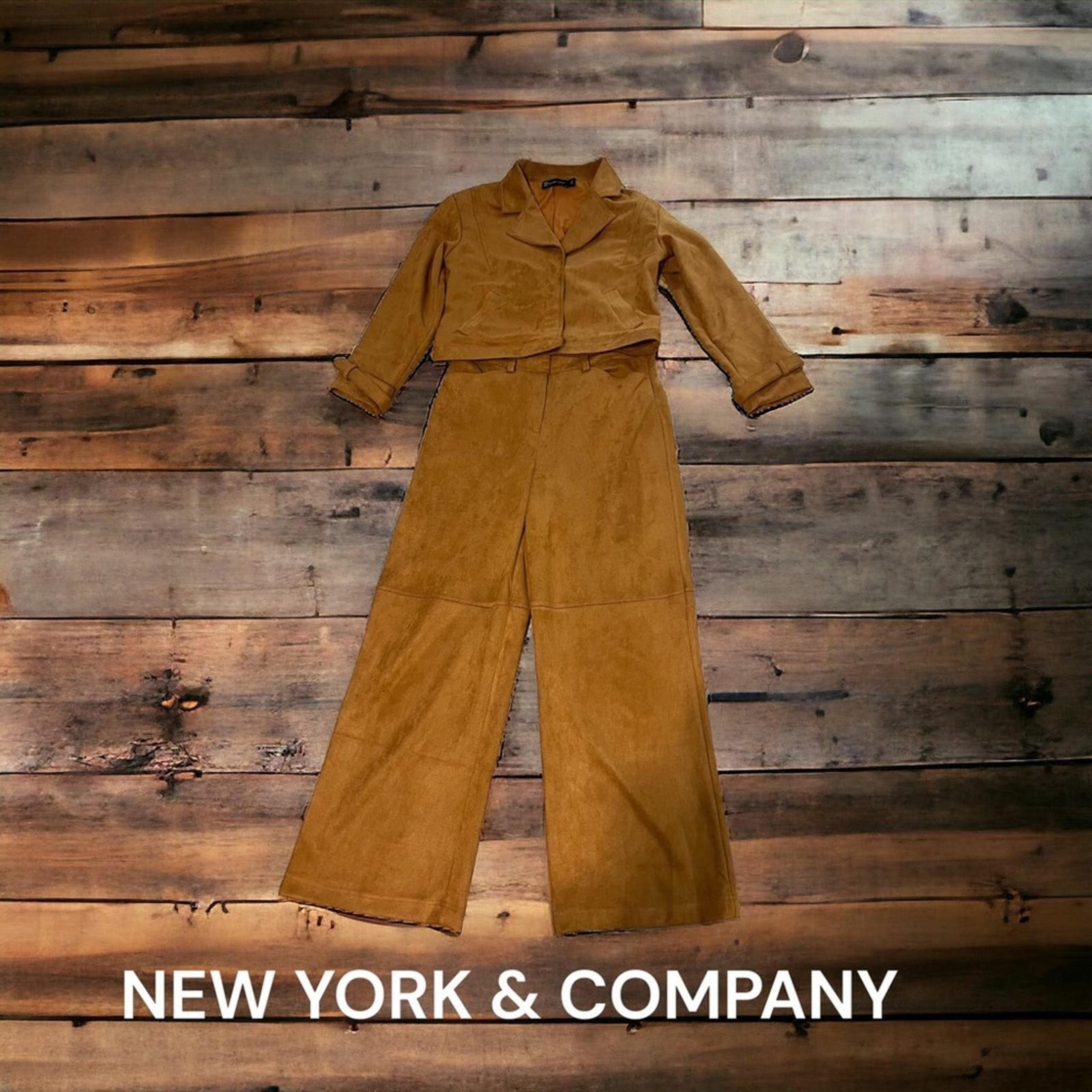 WOMENS NEW YORK & COMPANY 2 PC BUSINESS CASUAL SIZE M , COLOR RUST SUIT.