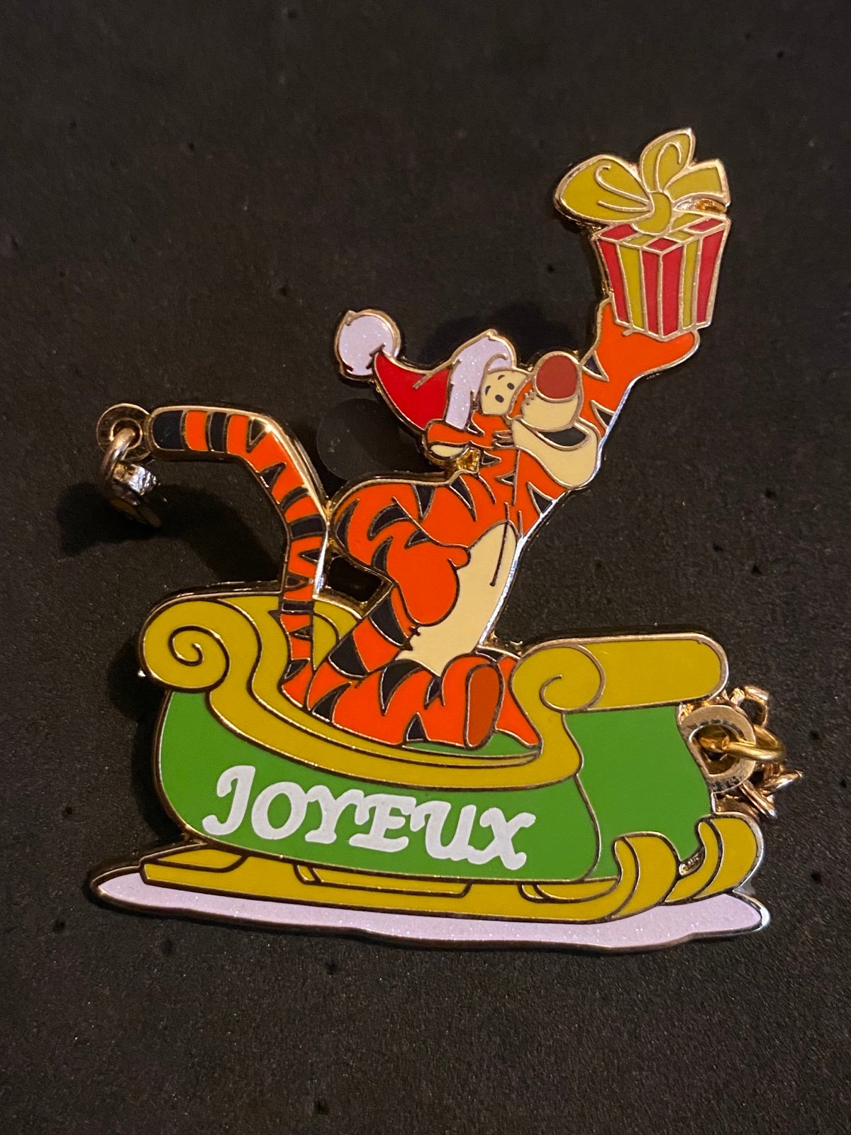 Tigger Holiday Disney pin