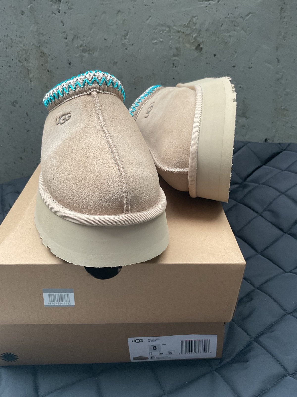 UGG TazZ driftwood. women size 8