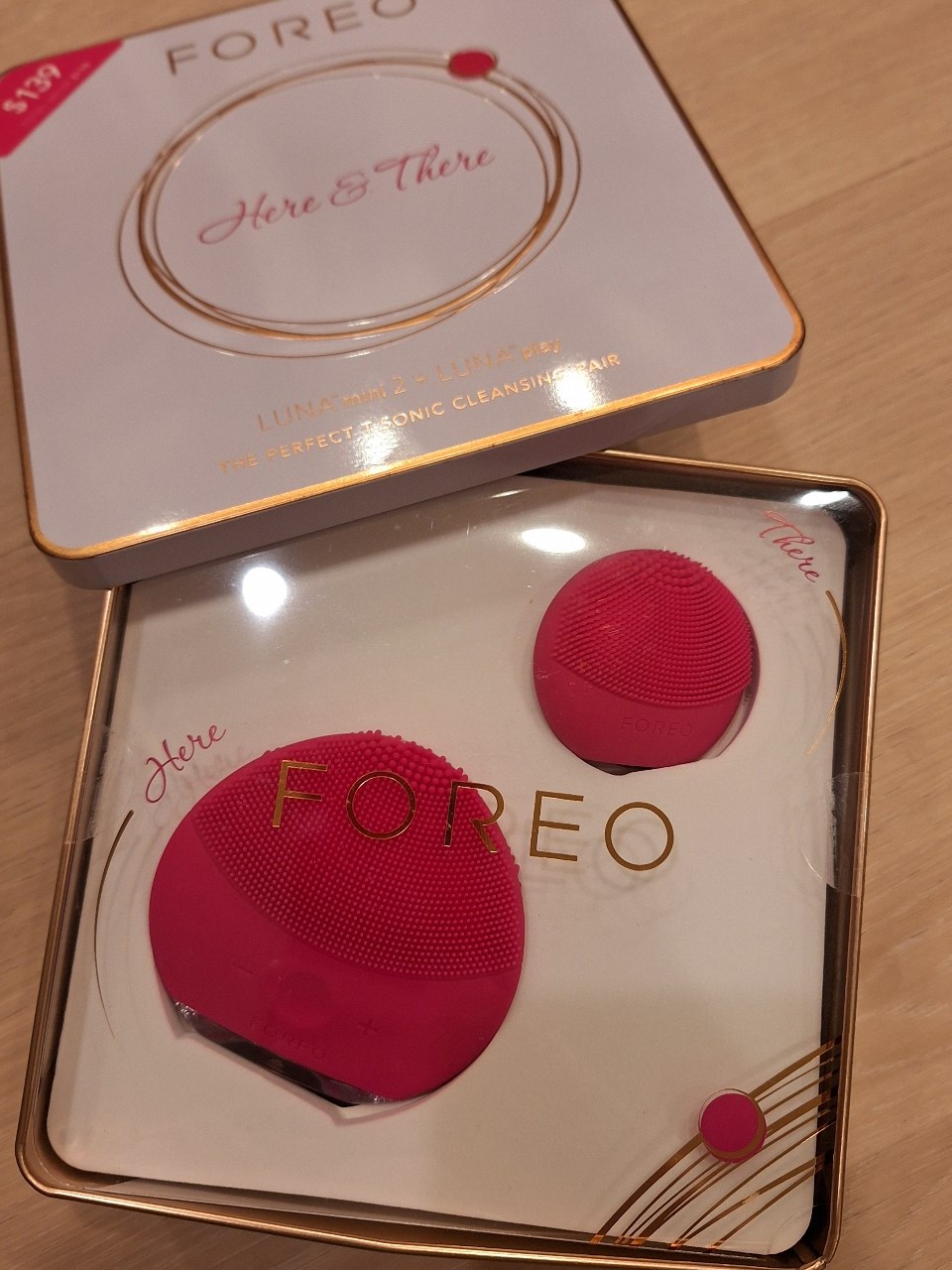 FOREO HERE & THERE LUNA MINI 2+ LUNA PLAY THE PERFECT T SONIC CLEANSING PAIR BOX