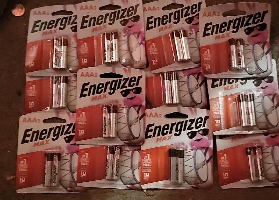 24 AAA BATTERIES