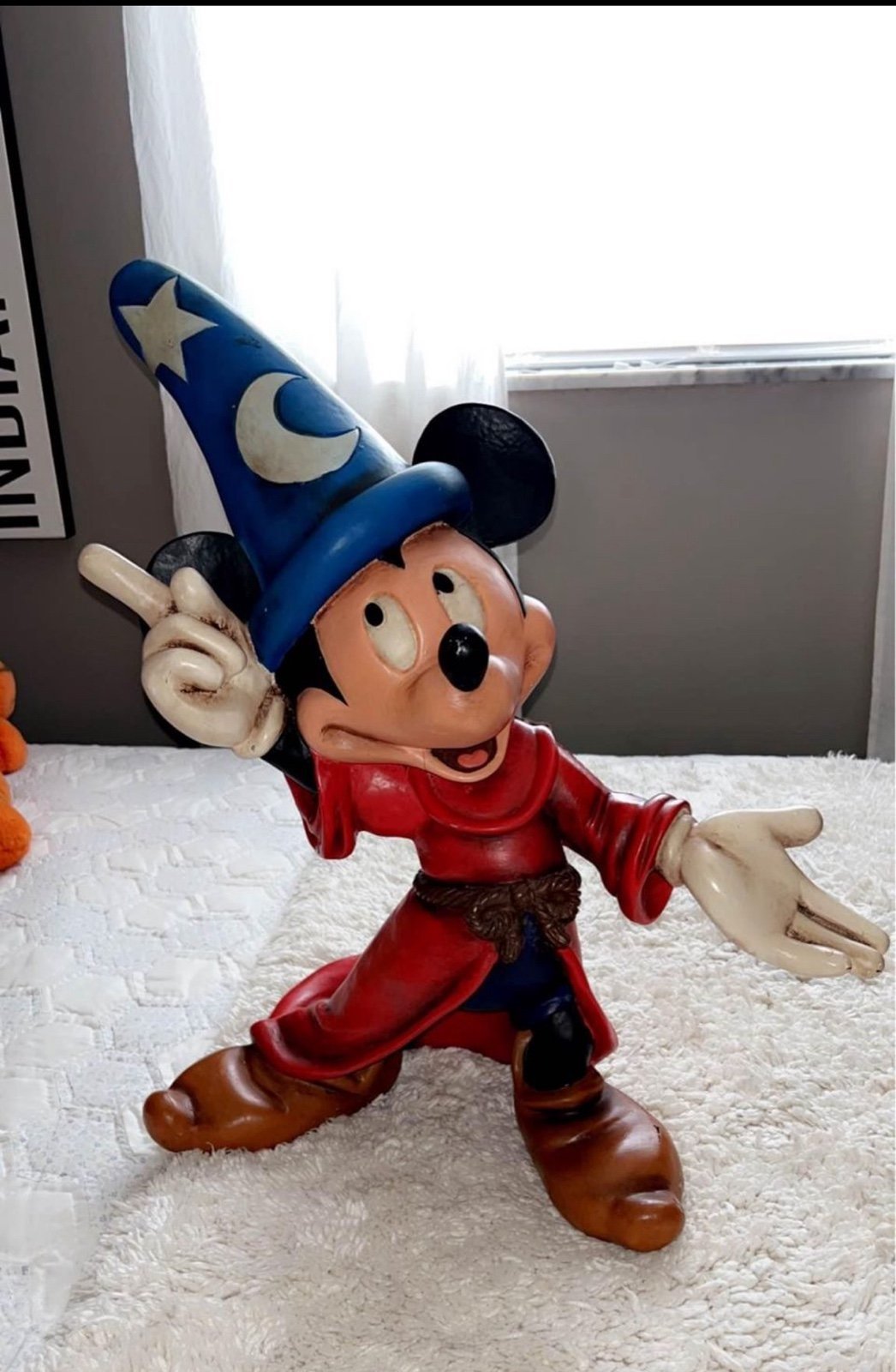 Mickey statue/ Figurine