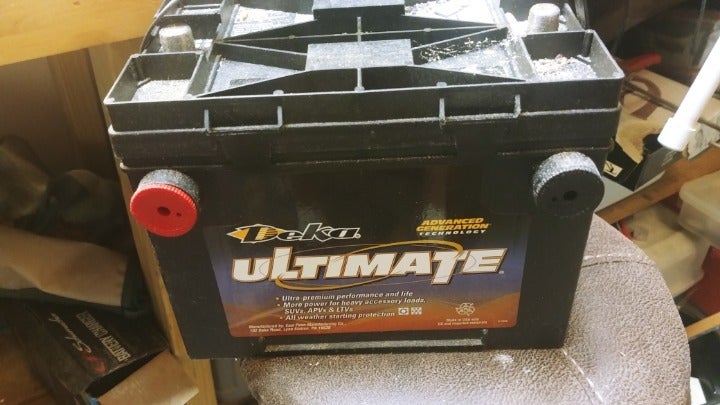 electric trolling motor and battery
