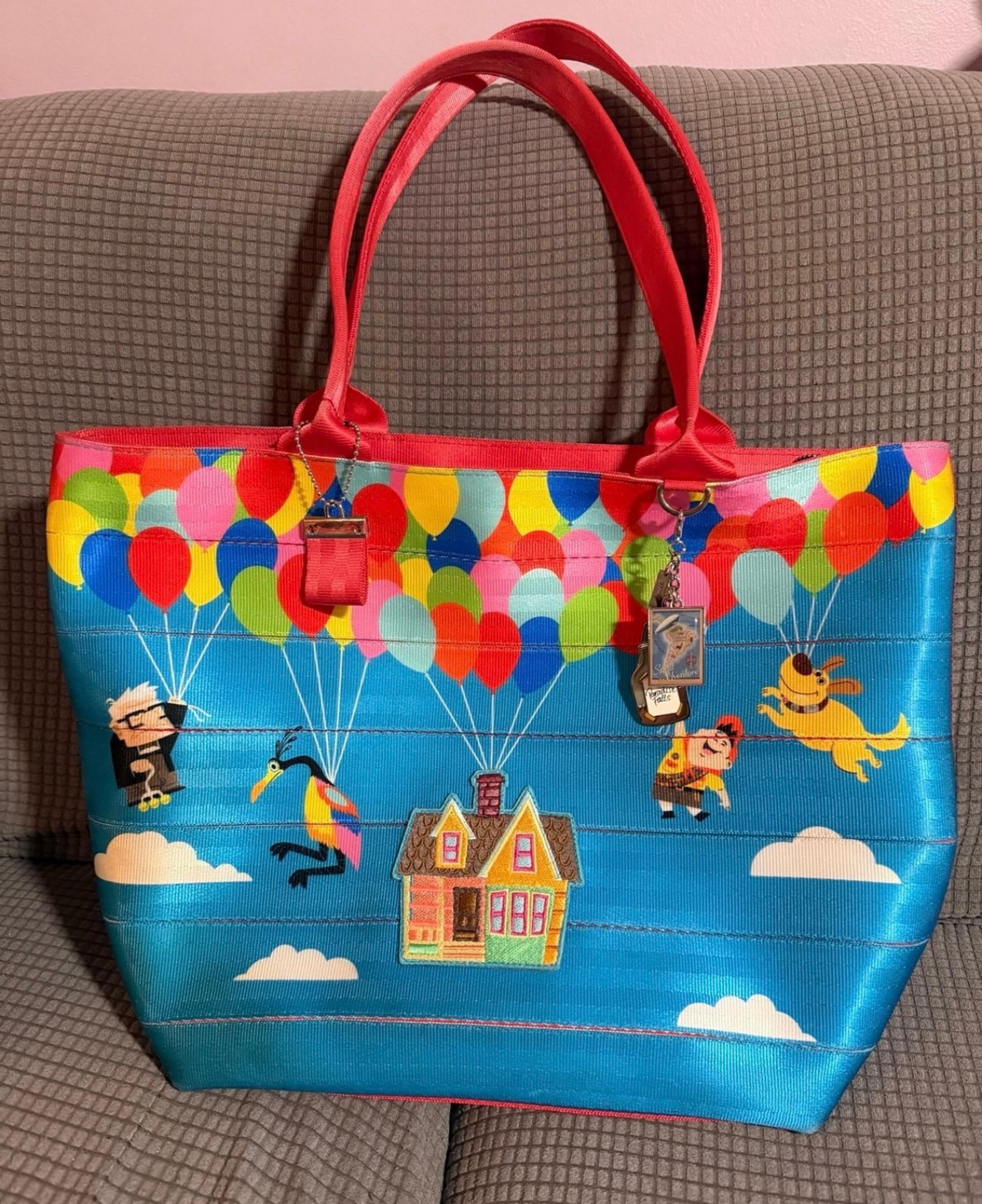 Harveys Seatbelt Wanderlust Up Carl Kevin Balloon Purse Shoulder Bag Disney