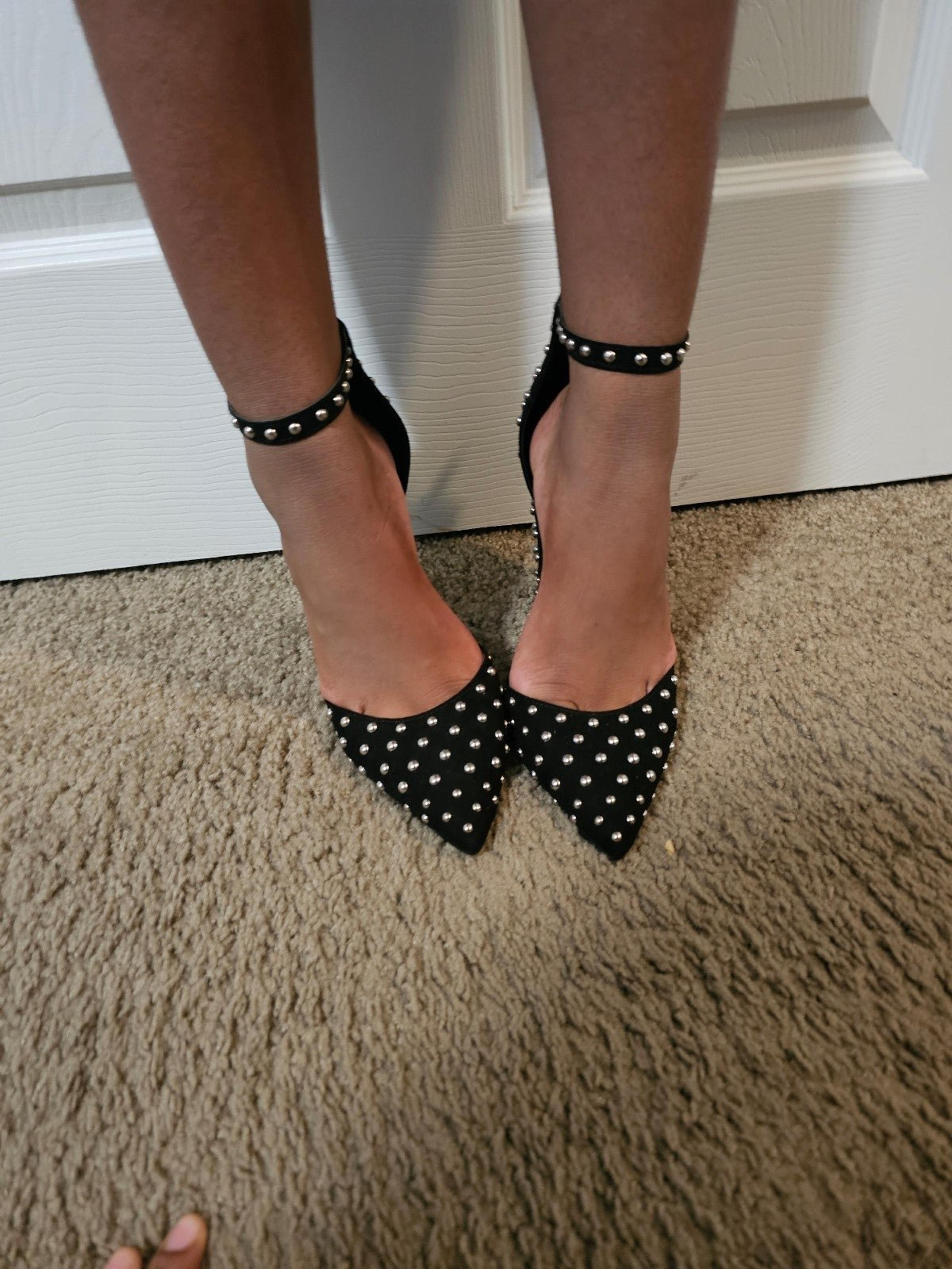 Shoe Dazzle Studded Heels Size 9.5