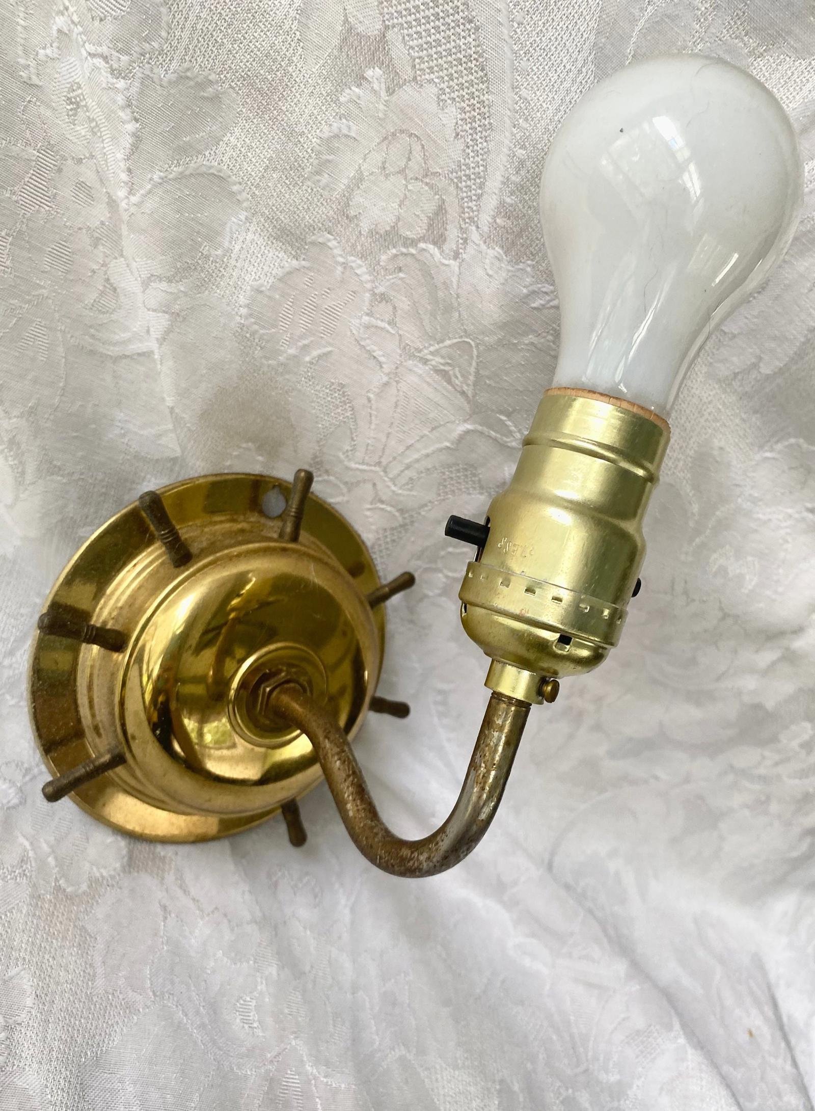 Vintage Nautical Ships Brass Wheel Wall Lamp