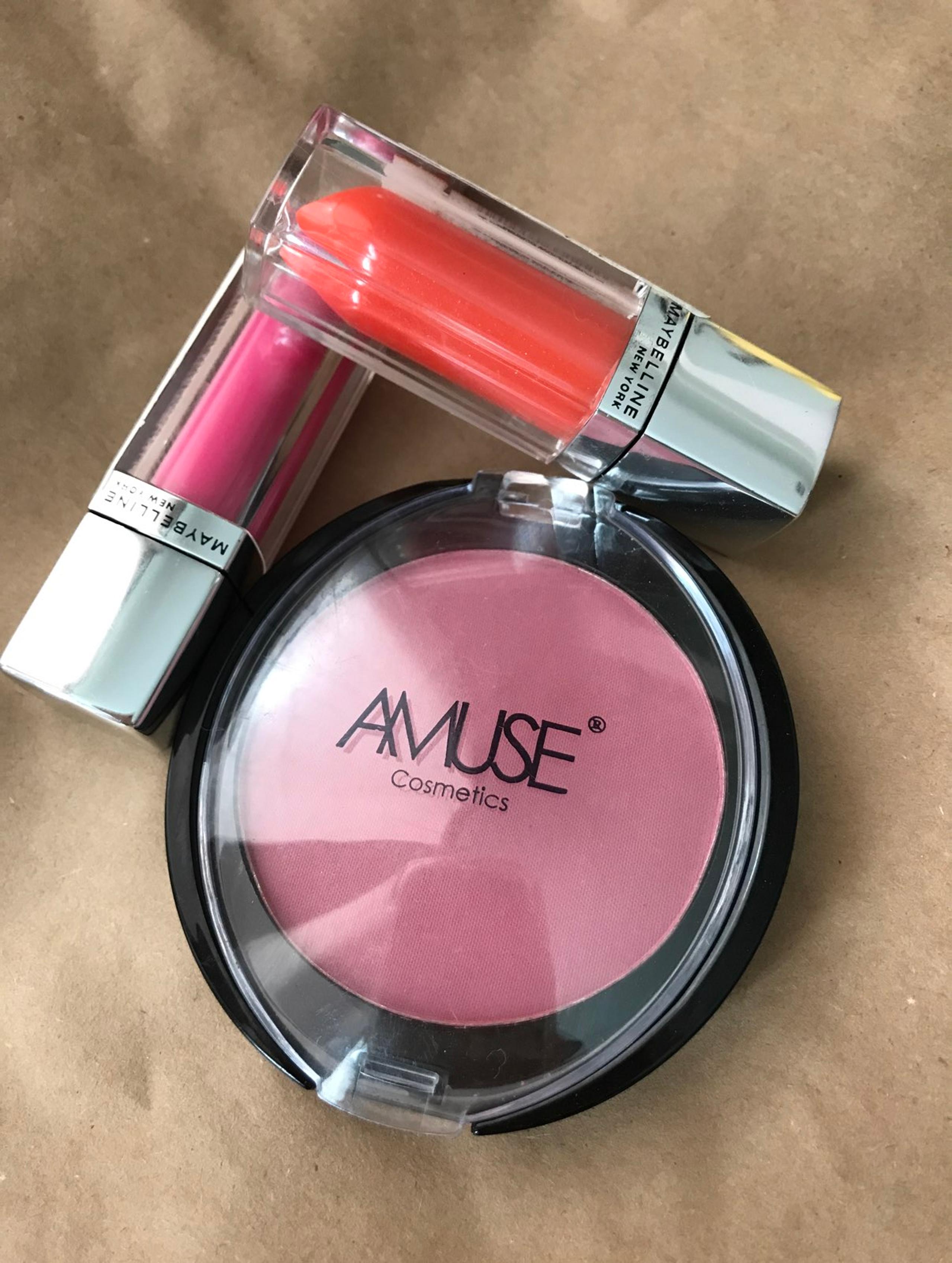 makeup bundle 2 Lip glosses / Maybelline, 1 Blush /Amuse cosmetics