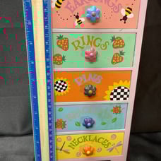 Jewelry box
