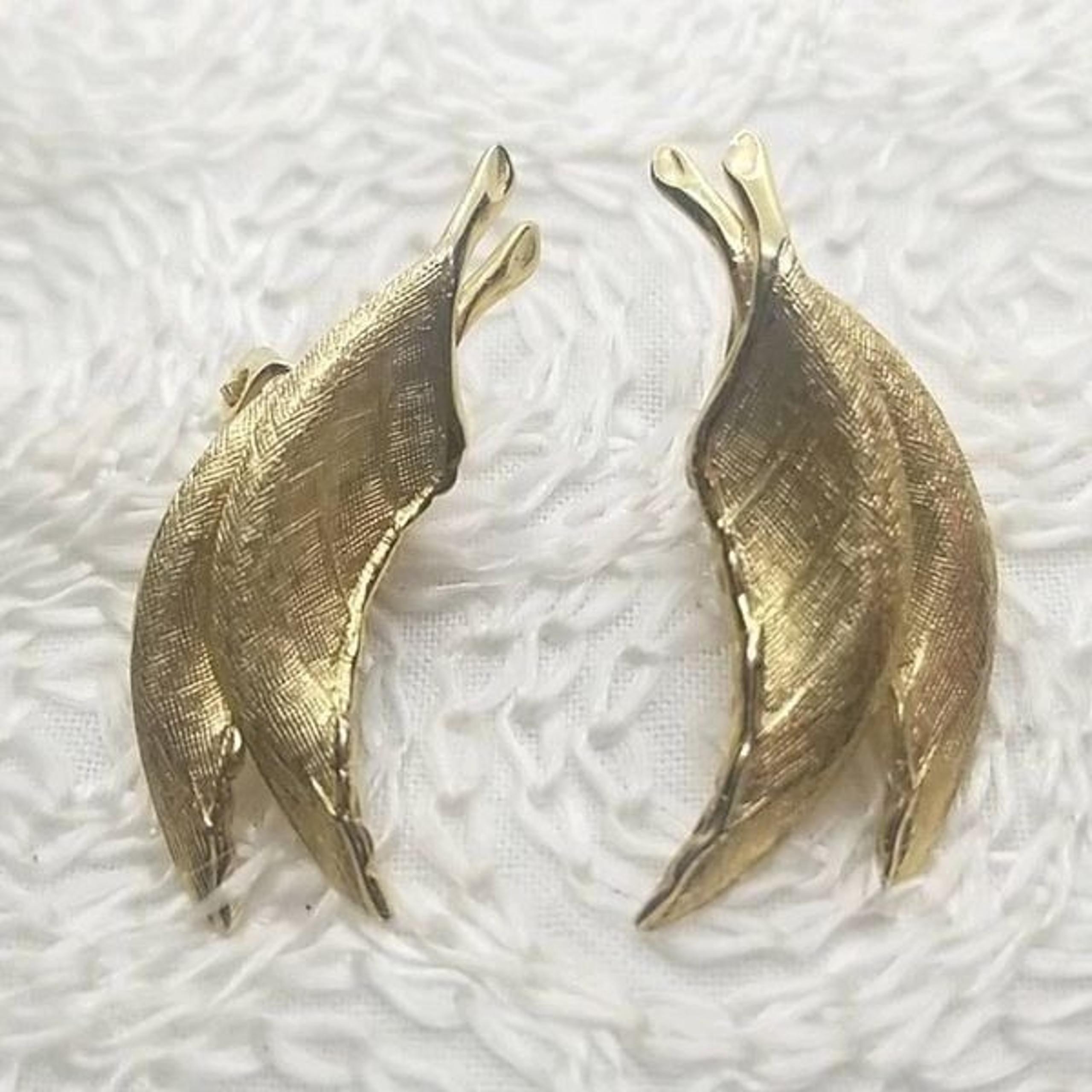 Giovanni Clip Earrings Double Leaf Gold Clip Earrings